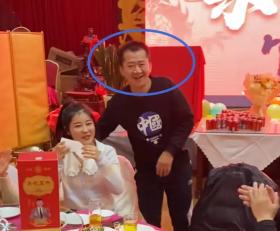 41岁李嘉明婚后12天屡传婚变！23岁娇妻住院后哭诉：一次次红了眼-图9